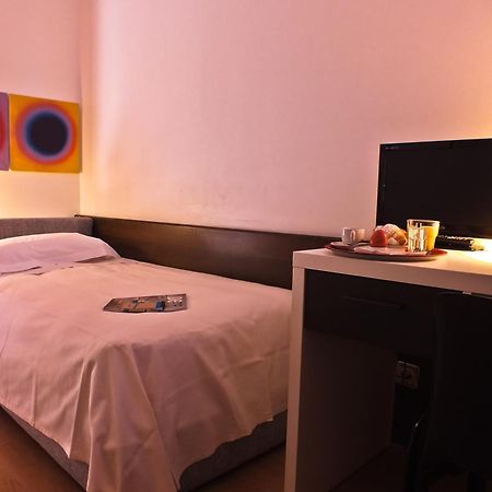 Hotel Garni Centro Chiasso Exterior foto